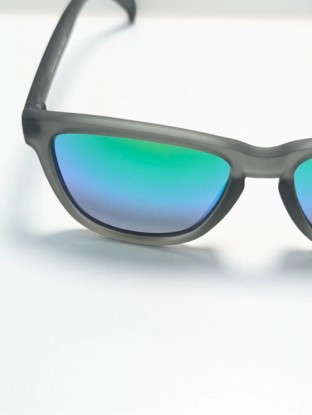 Goodr Silverback Squat Mobility UV Gray Square Men's Fashion Sunglasses